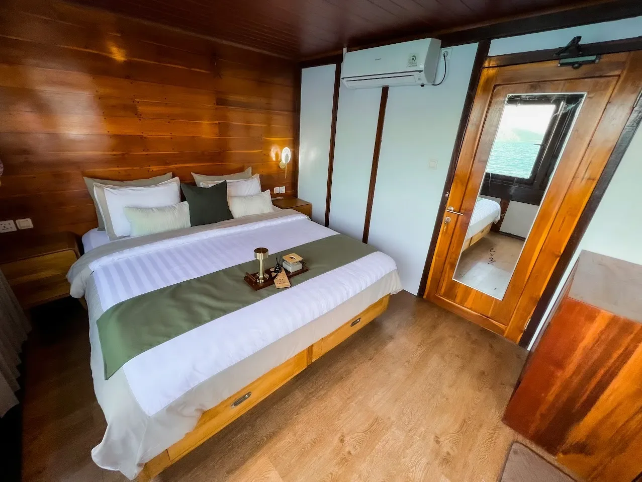 Second view of a Deluxe cabin