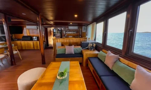 The bar and karaoke lounge on board Neptune Cruise Phinisi